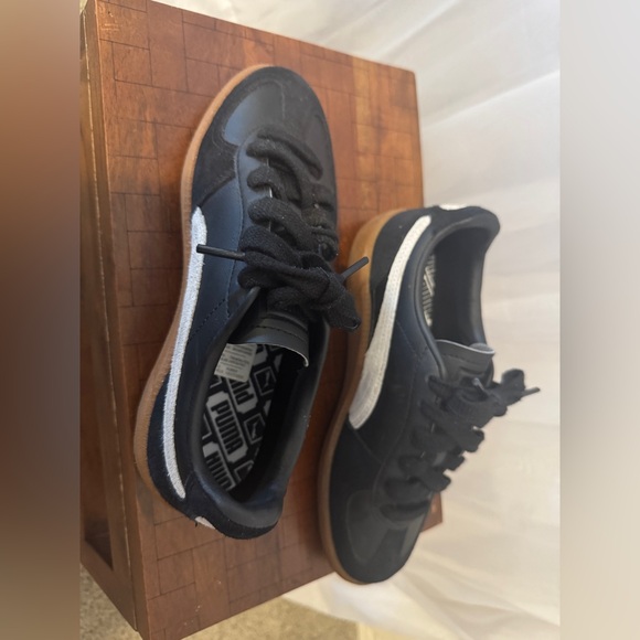 Puma Palermo Black leather and Black & White Suede - Womens size 6 or kids 4.5 - Picture 5 of 6